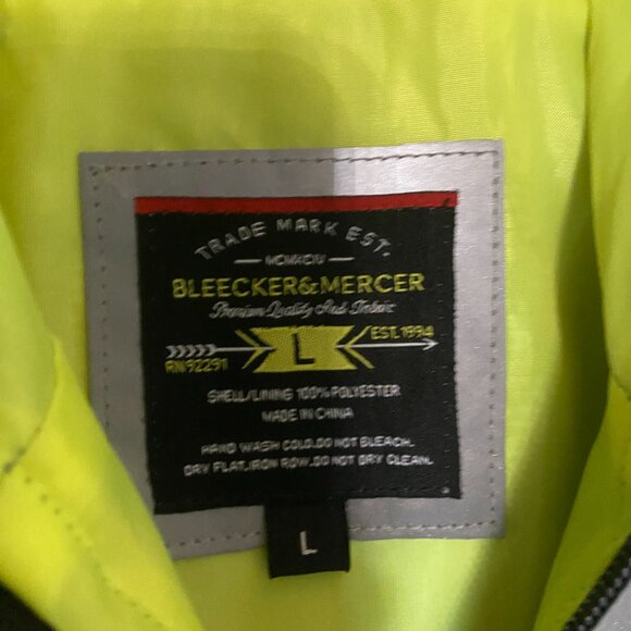 Bleecker and Mercer Large Reflective jacket - Picture 2 of 5